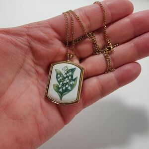Vintage Avon Lily of the Valley Necklace | Gold Tone Floral Pendant | 16” Signed